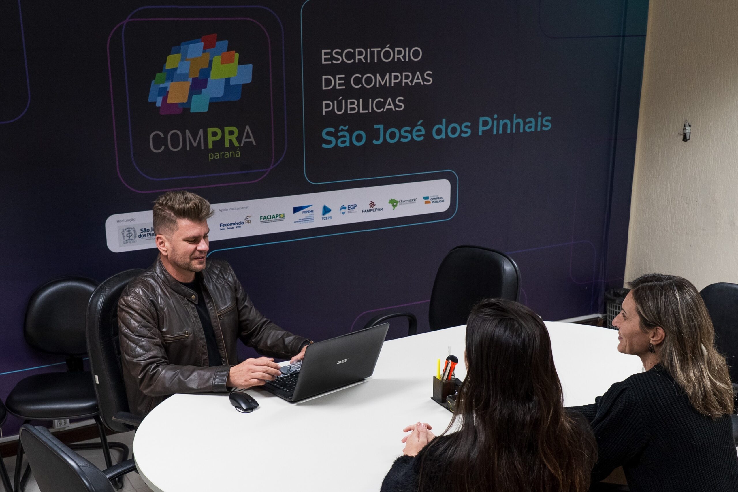 Escritório de Compras Públicas fortalece negócios locais em São José dos Pinhais | São José dos Pinhais para todos