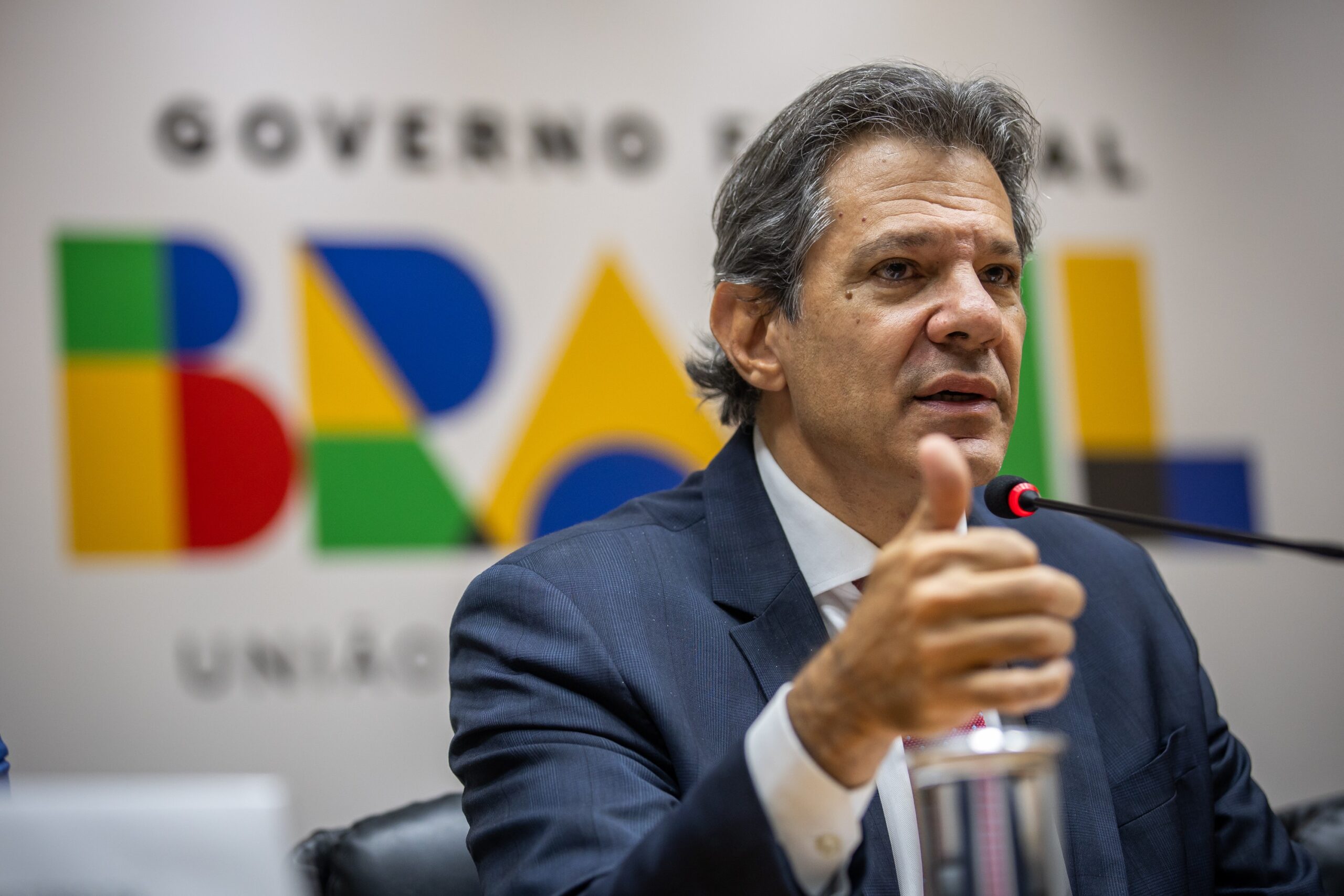 PIB e emprego sobem, mas situação das contas públicas preocupa o governo; entenda o cenário
