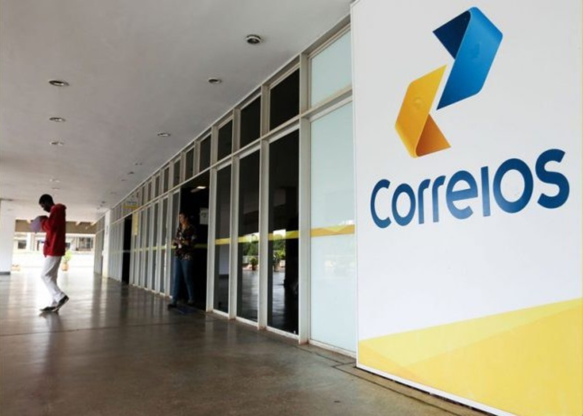 Fraude no INSS: Correios começam atendimento a aposentados e pensionistas nesta sexta | Economia