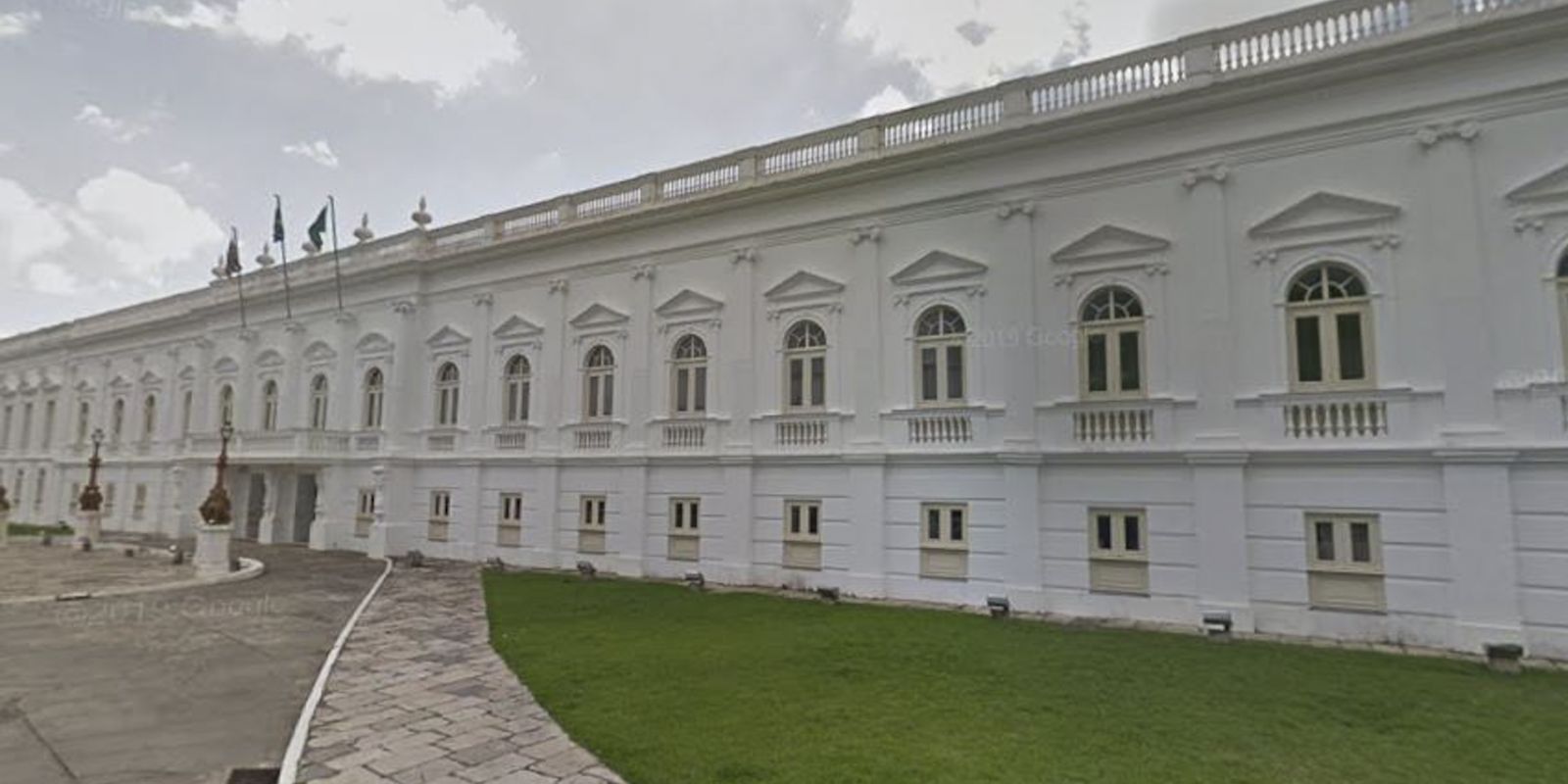 Hospital de campanha para casos leves de gripe é montado em São Luís