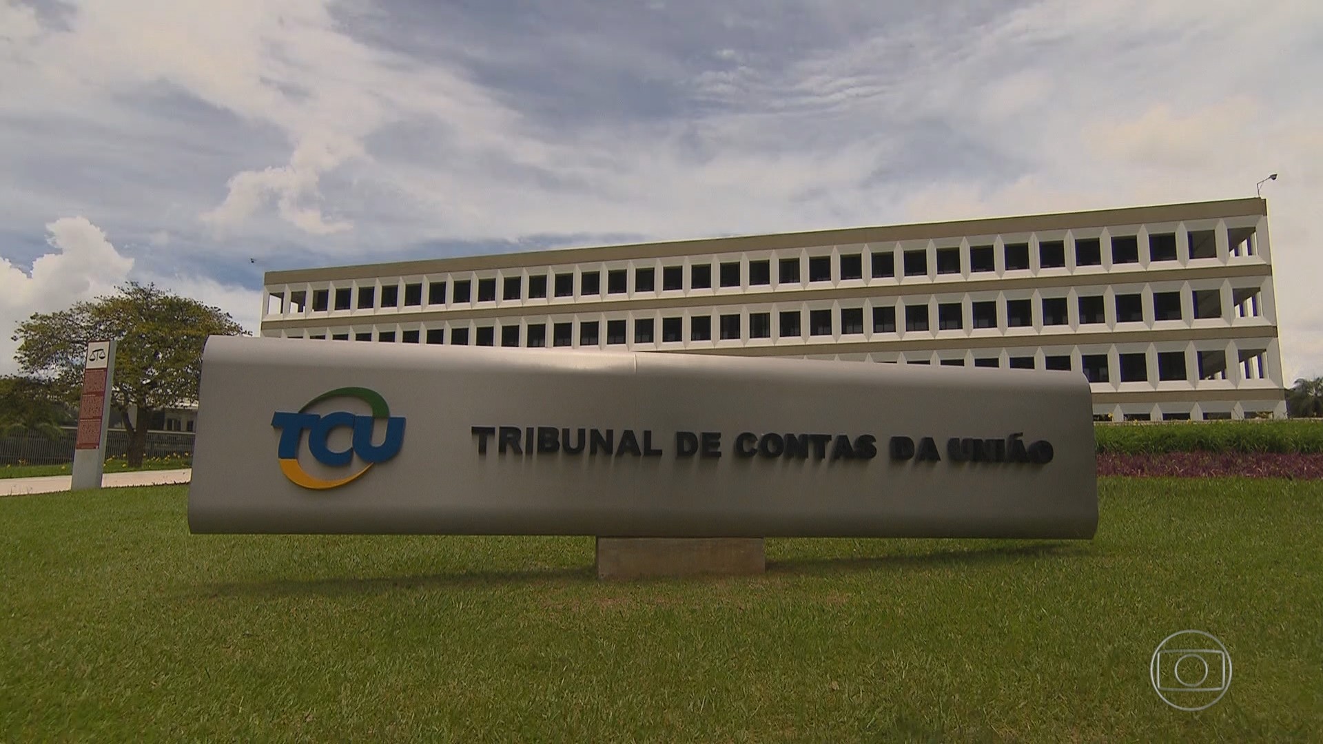 TCU abre inscrições para concurso com 60 vagas e salários de até R$ 15 mil; veja como participar