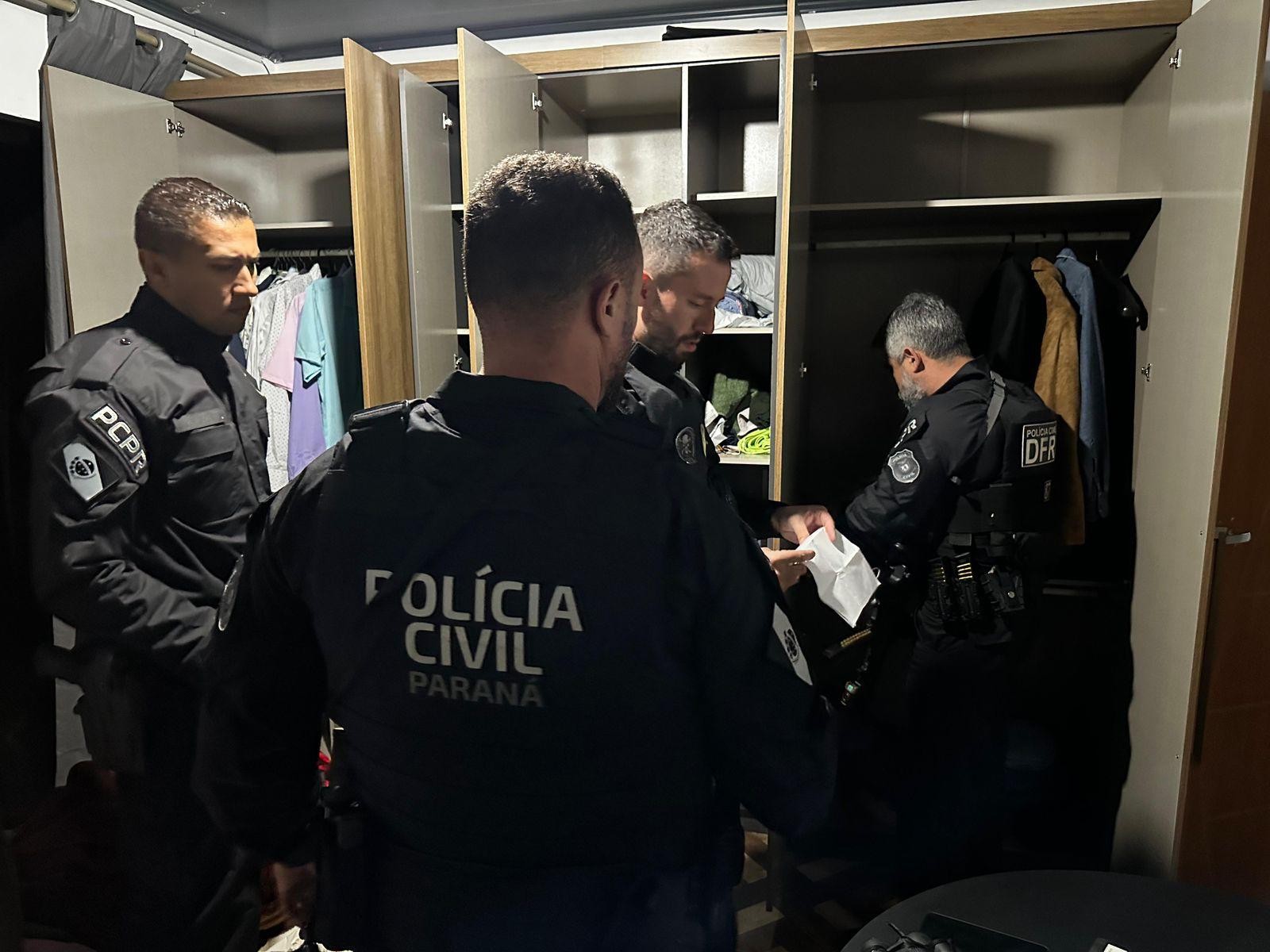 Quadrilha que adulterava cargas exportadas aliciava caminhoneiros em postos e no porto, diz polícia