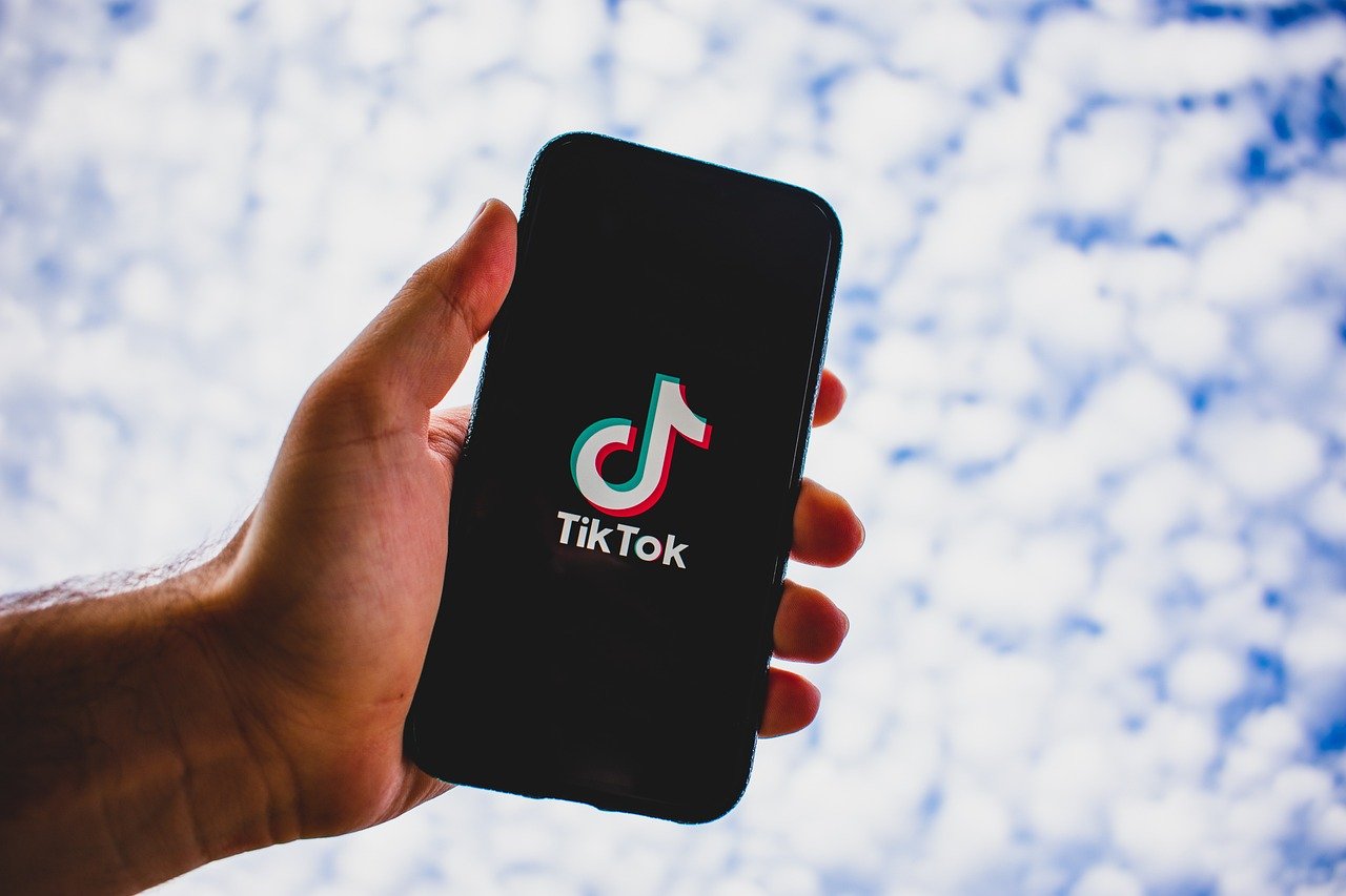 TikTok Shop começa a operar no Brasil
