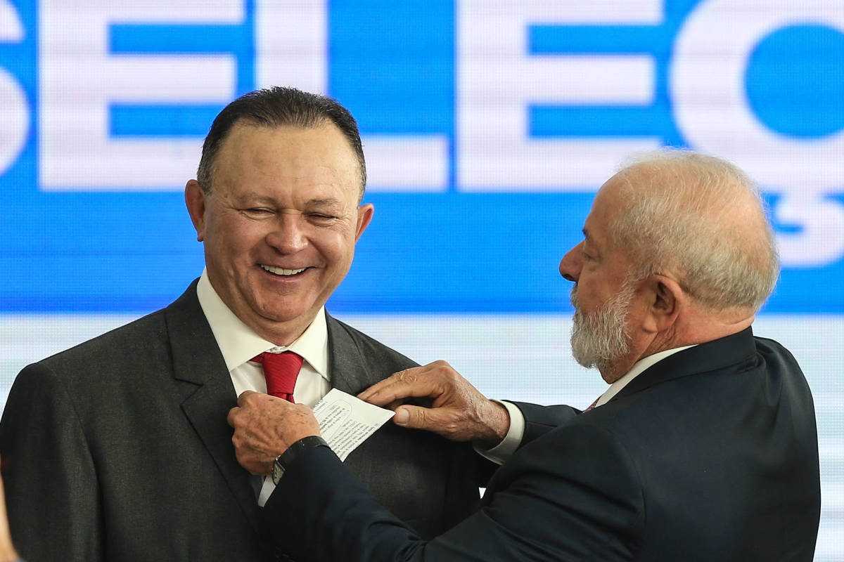 Governador do Maranhão participa de evento com Lula na França e vai à Suécia