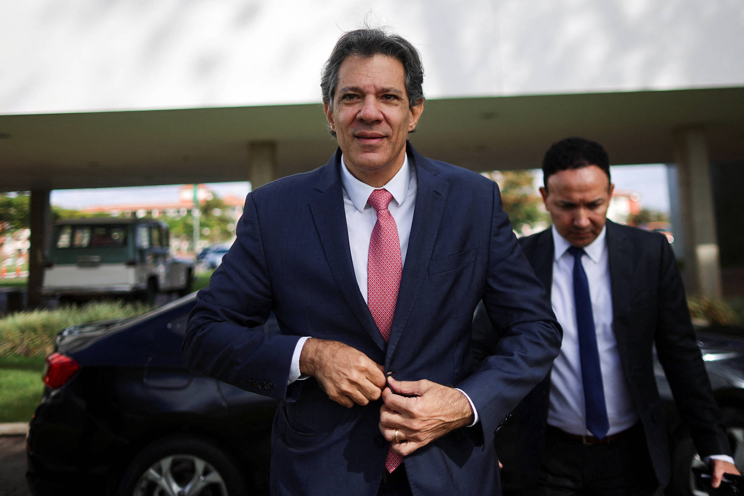 Haddad se reúne com Lula para discutir medidas para compensar recuo no IOF – 10/06/2025 – Brasília Hoje