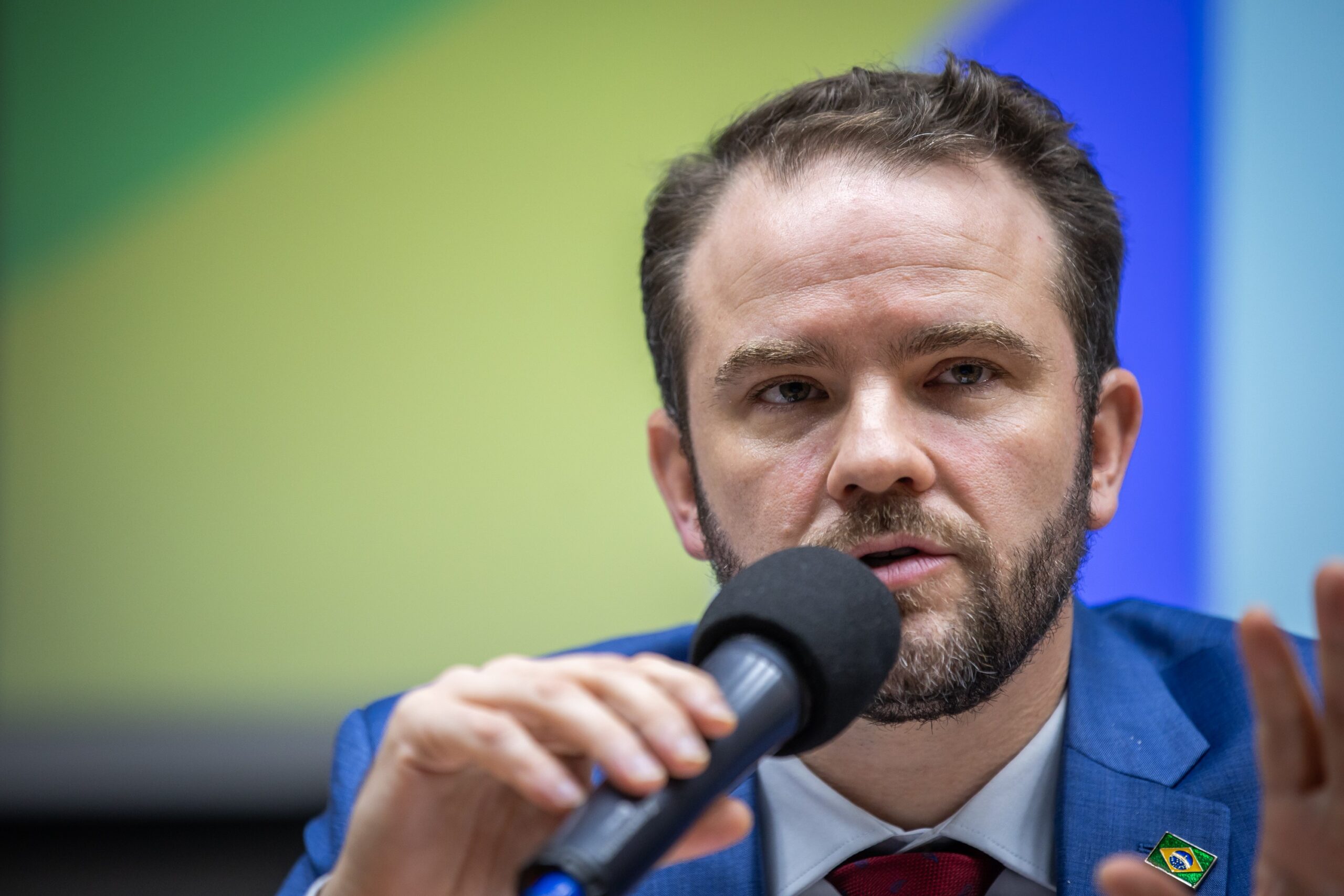 Diante de pressão para revogar alta do IOF, Fazenda admite que vai se 'debruçar sobre alternativas'
