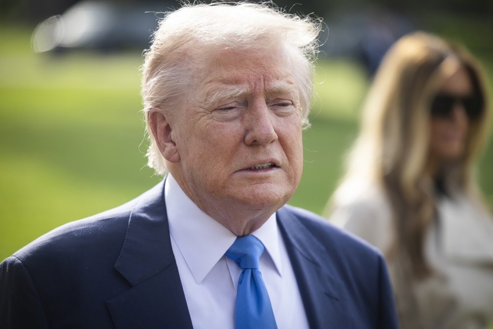 Trump suspende ações do Serviço de Imgração em setores cruciais para a economia