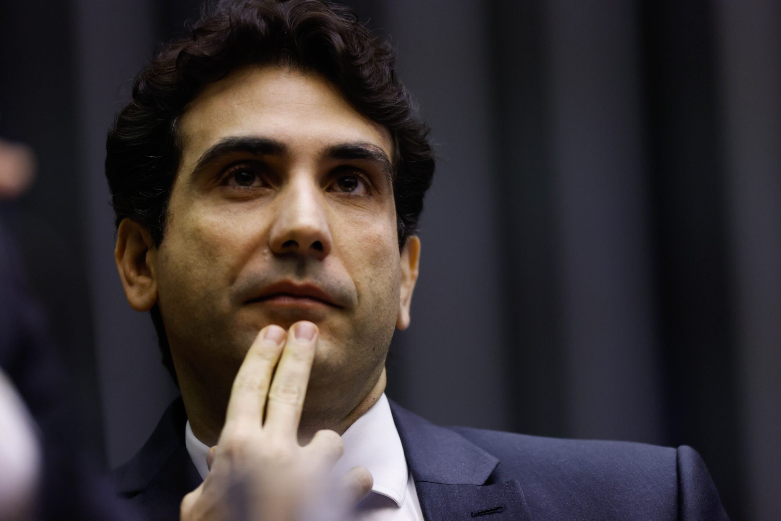 Galípolo vê economia ‘resiliente’ mesmo com alta taxa de juros e cita necessidade de contração | Economia