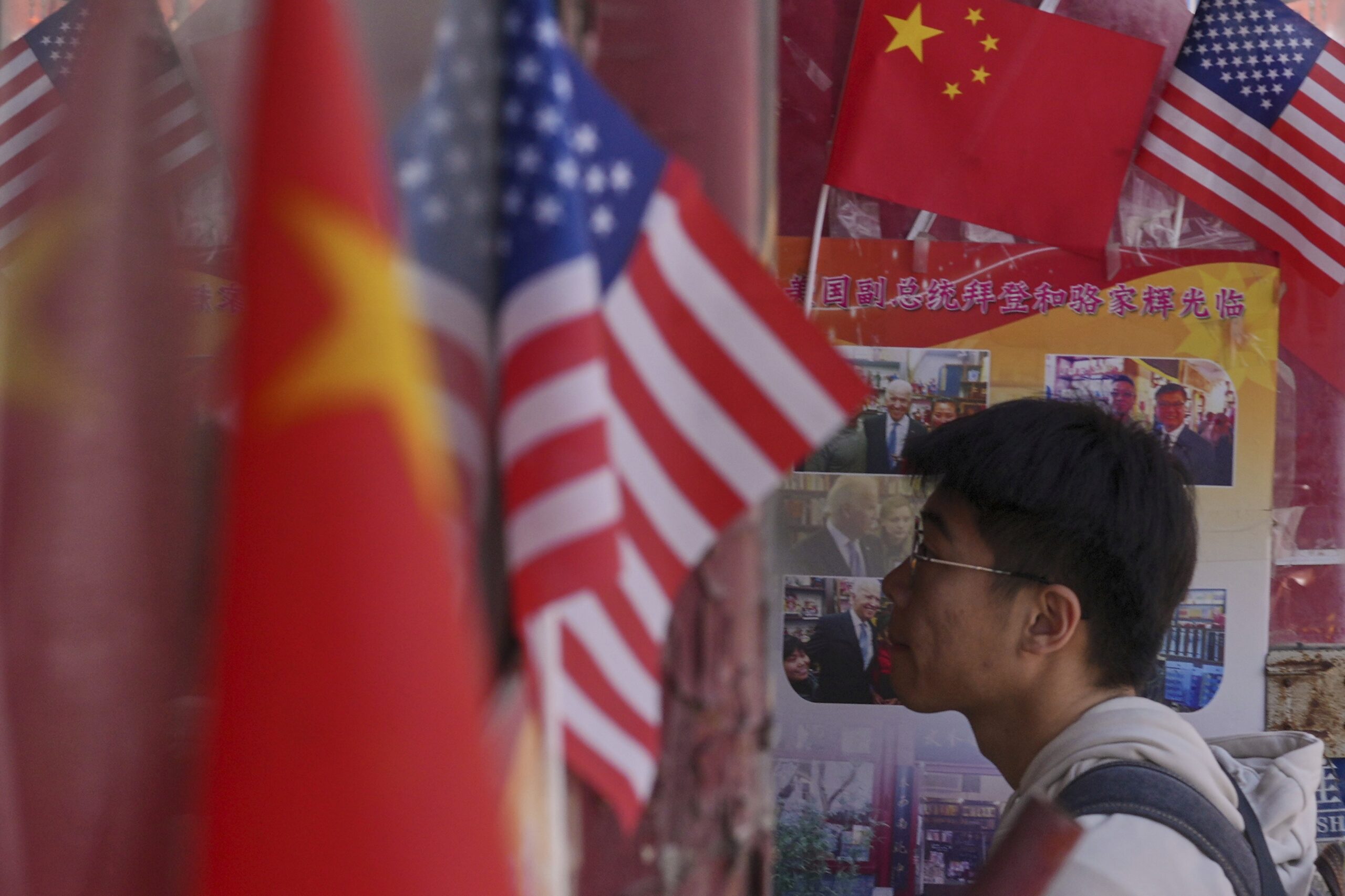 Tarifaço e minerais raros: EUA e China continuam negociações nesta terça, em Londres