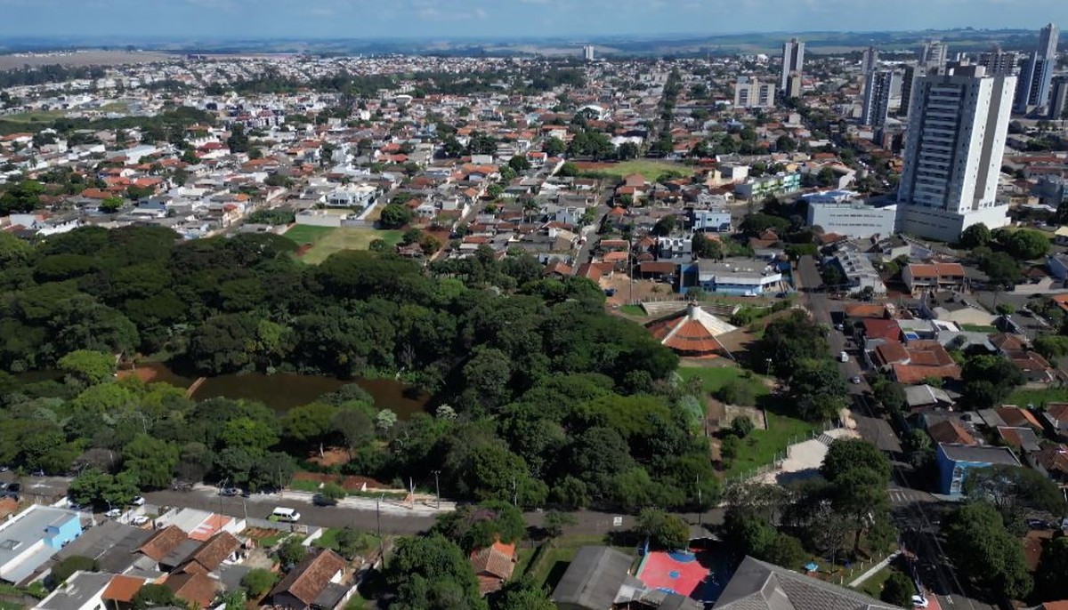 Prefeitura de Arapongas abre PSS com 65 vagas e salários a partir de R$ 2,3 mil; veja como participar