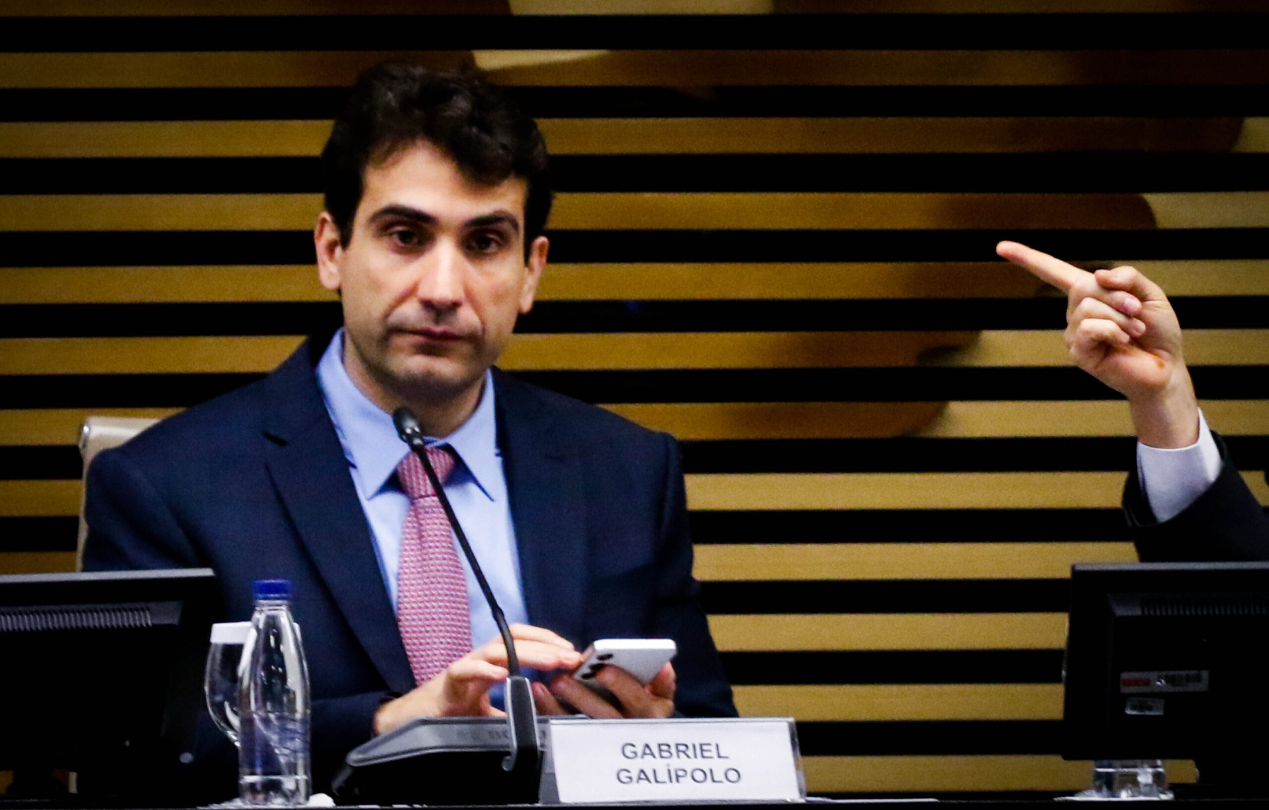 Galípolo reforça críticas sobre decisão do governo de aumentar o IOF: 'Não é desejável'