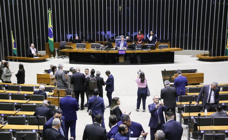 Deputados analisam projeto que aumenta cargos do TRT de São Paulo; acompanhe – Notícias