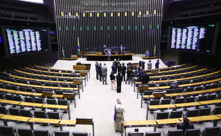 Deputados analisam projeto que aumenta pena para abandono de idoso ou pessoa com deficiência; acompanhe – Notícias