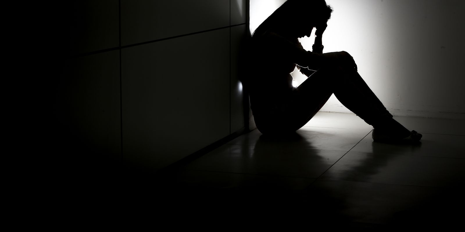 Estudo investiga como isolamento social afeta ansiedade e depressão