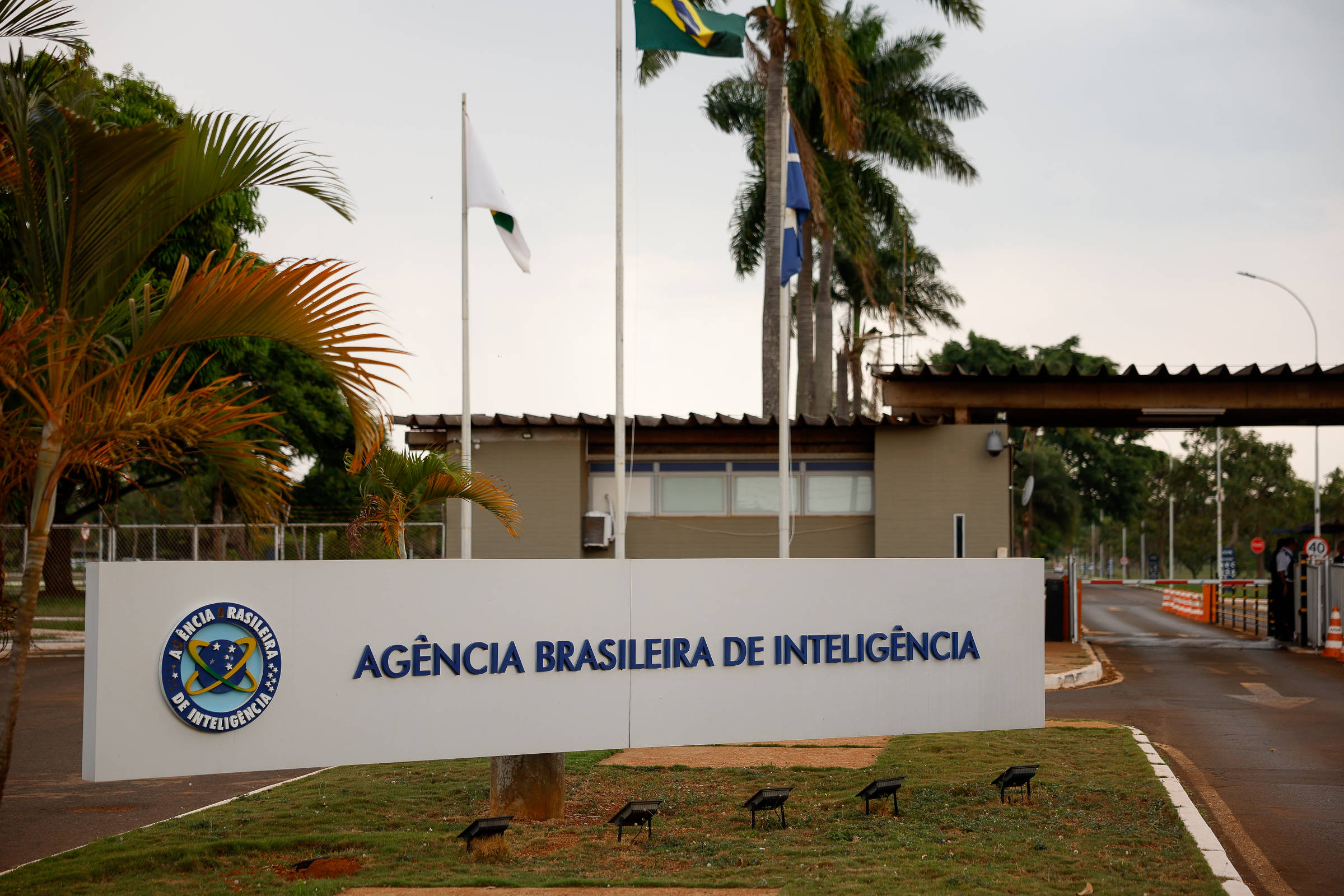 Servidores da Abin acionam PGR para tirar diretor-geral – 11/07/2025 – Brasília Hoje