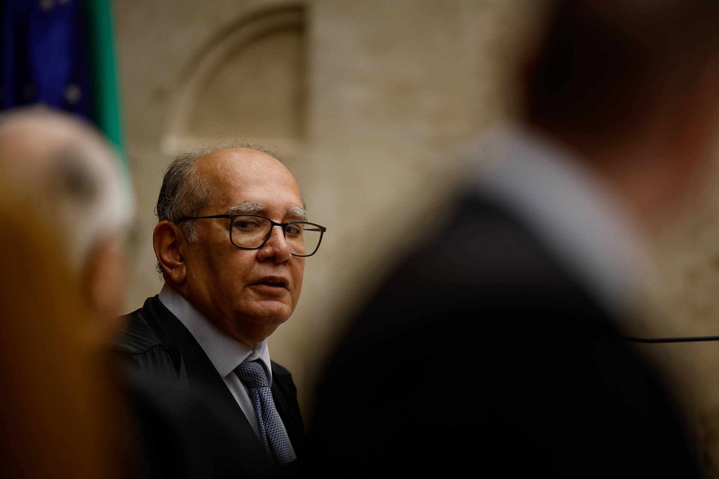 Gilmar fala em resistência democrática e critica big techs – 10/07/2025 – Poder