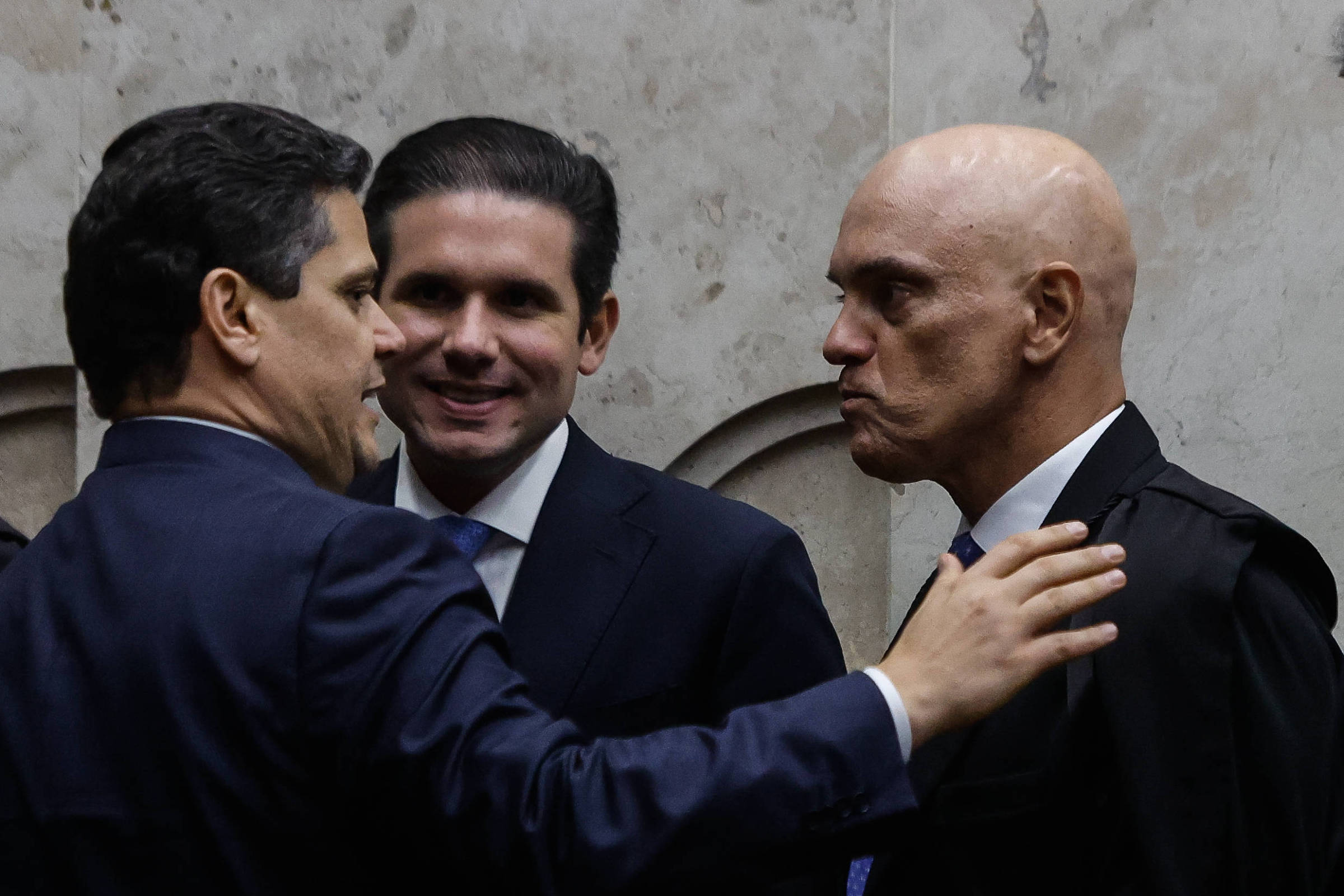 Alcolumbre e Motta silenciam após tarifas de Trump – 10/07/2025 – Poder