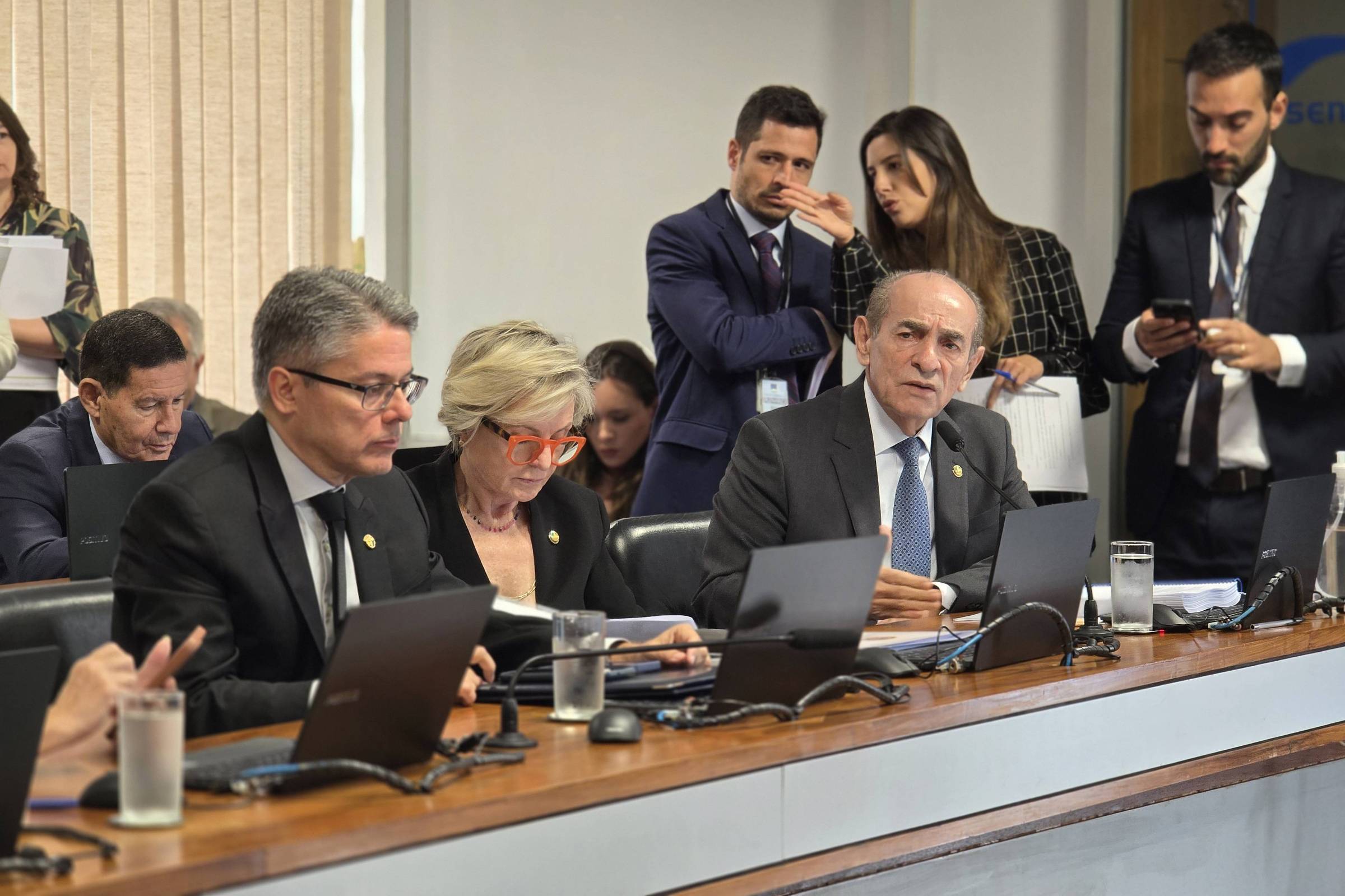 Senado adia Código Eleitoral e agora discute voto impresso – 09/07/2025 – Poder