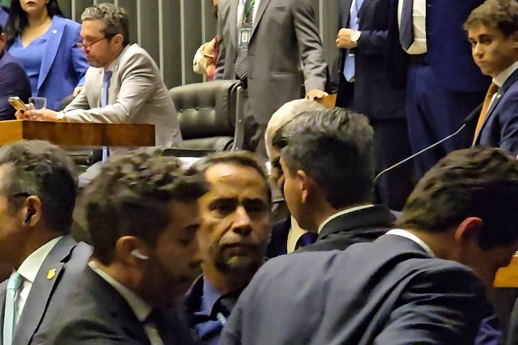 Janones aponta bolsonaristas como agressores; veja vídeo – 12/07/2025 – Painel