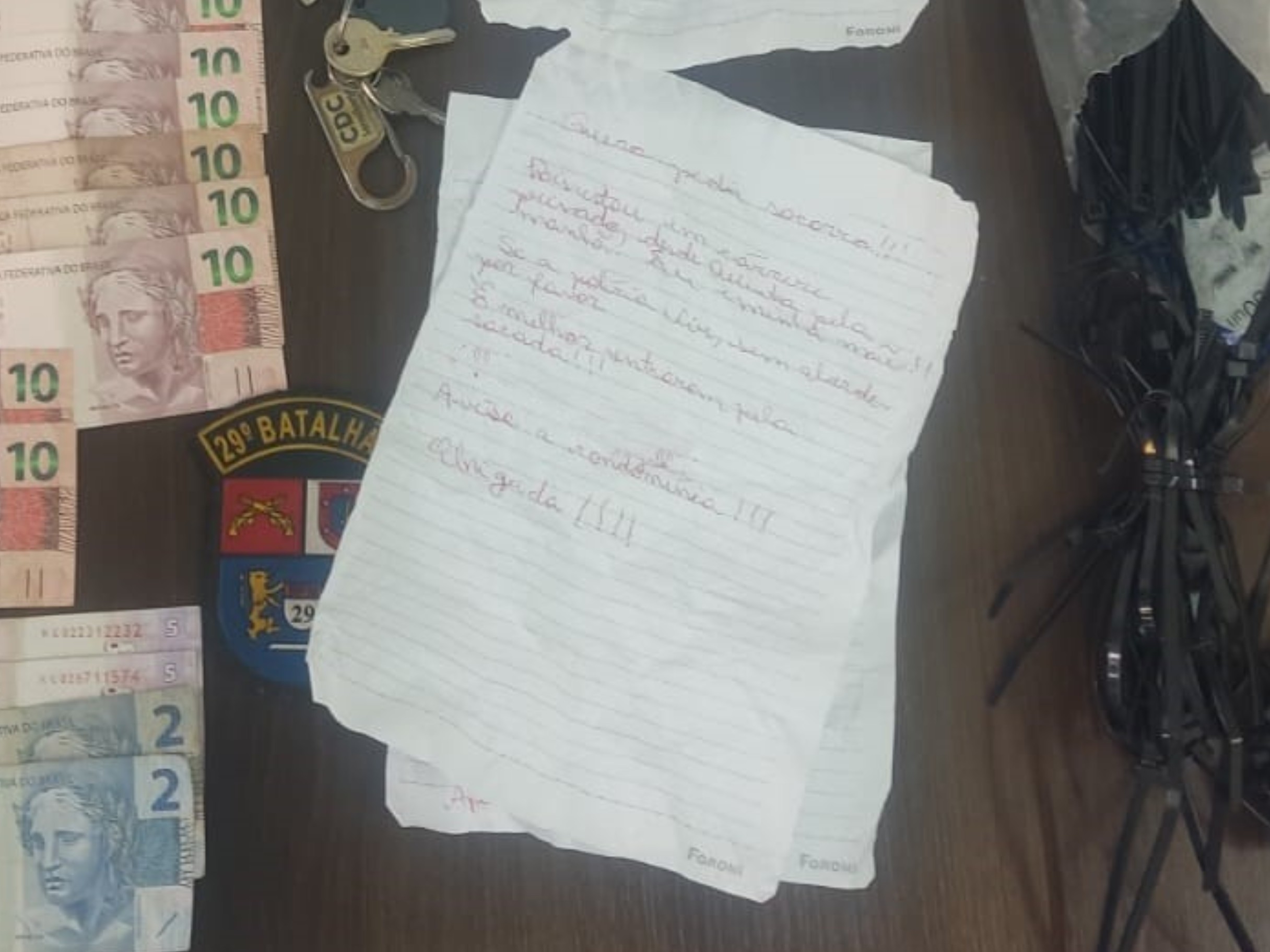 Mãe e filha libertadas de cárcere após bilhete, na Grande Curitiba: veja o que se sabe sobre o caso | Paraná