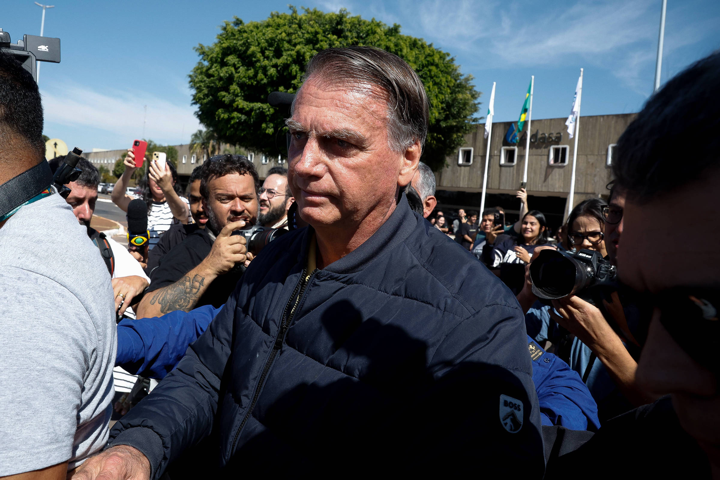 Bolsonaro volta para casa antes das 19h – 18/07/2025 – Poder