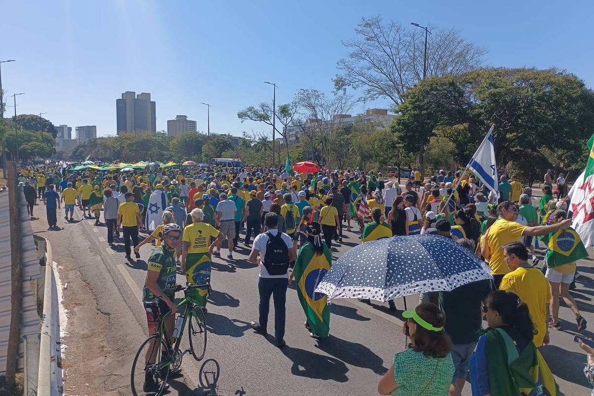 Vídeo: DF tem ato pró-Trump e contra Moraes e Lula – 20/07/2025 – Poder