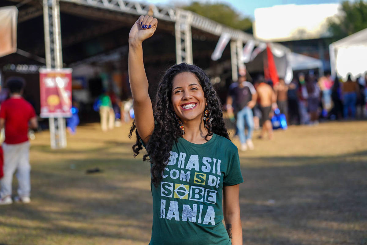 Nova presidente da UNE promete luta contra neoliberalismo – 23/07/2025 – Painel