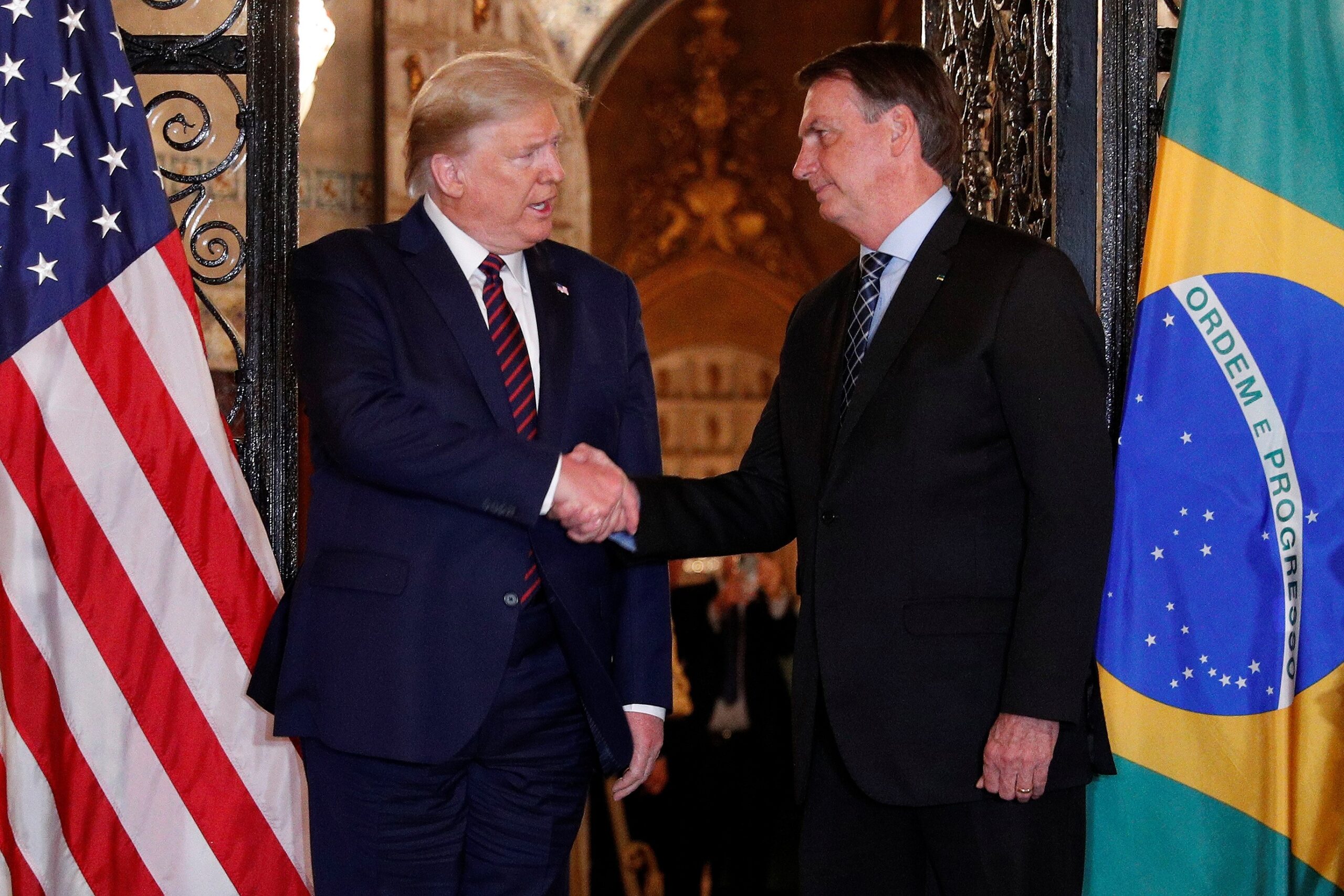 Trump diz que taxou o Brasil porque o que estão fazendo com Bolsonaro é ‘uma desgraça’ | Economia