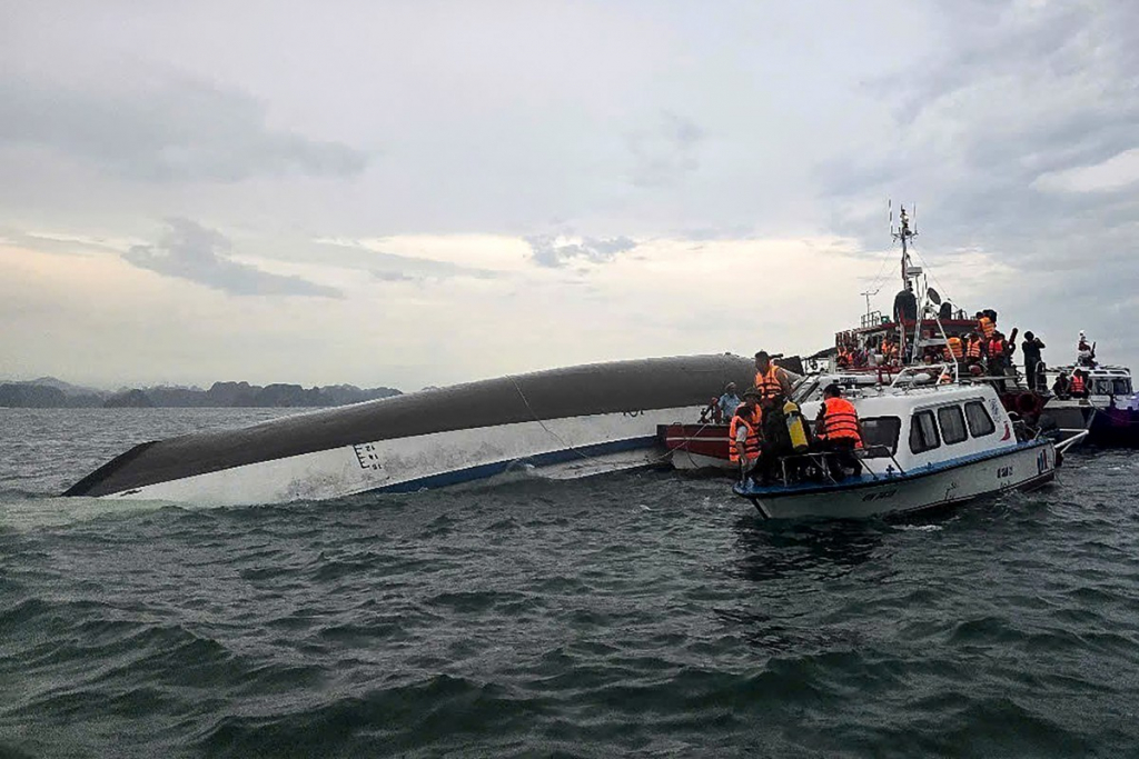 Naufrágio de barco turístico no Vietnã deixa pelo menos 34 mortos