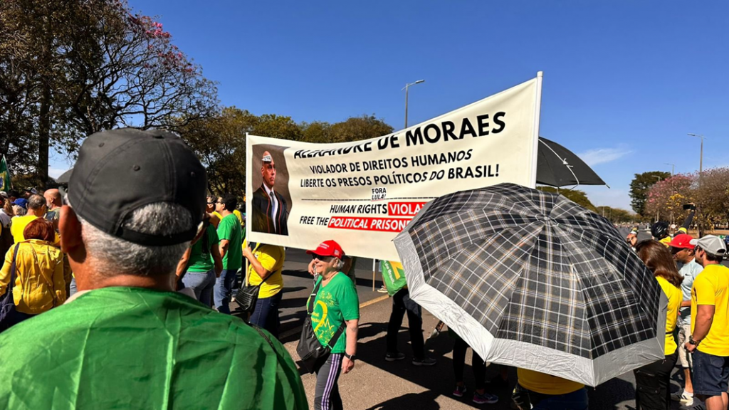 Apoiadores de Jair Bolsonaro convocam ato em defesa de ex-presidente neste domingo em Brasília