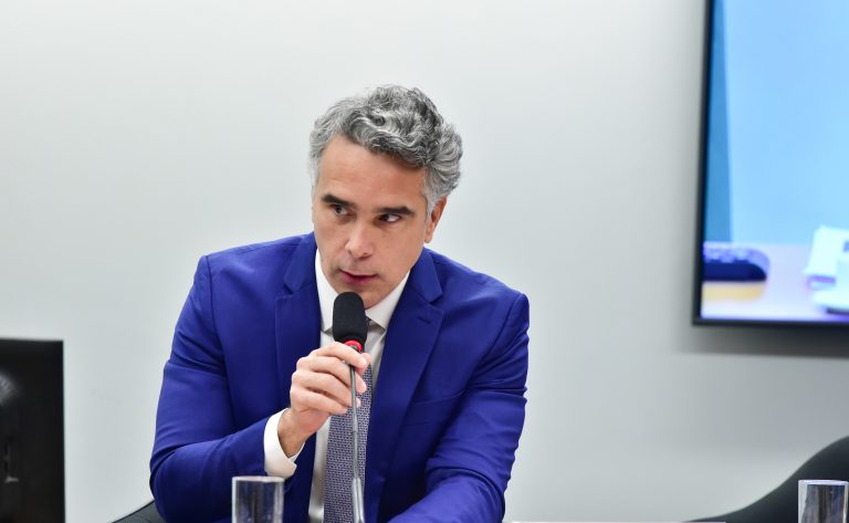 Comissão aprova destinação de recursos do petróleo para infraestrutura escolar – Notícias