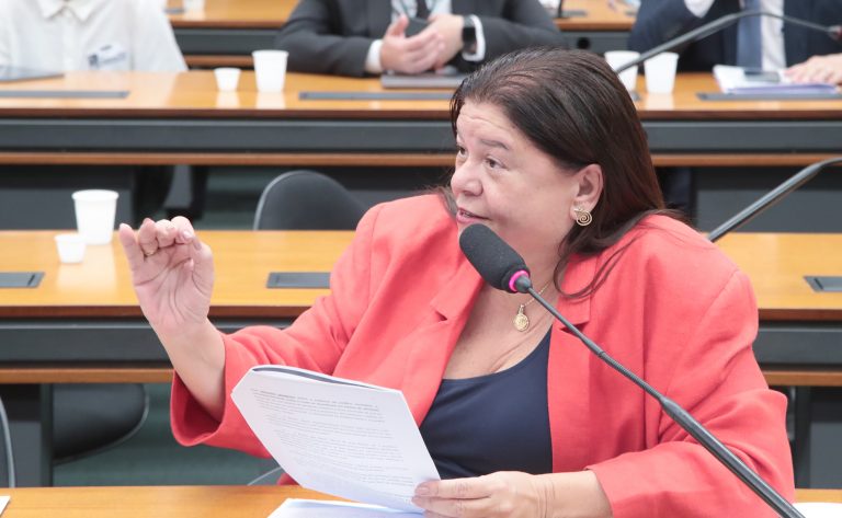 Comissão aprova criação de programa para ajudar pessoas com vício em jogos de azar – Notícias