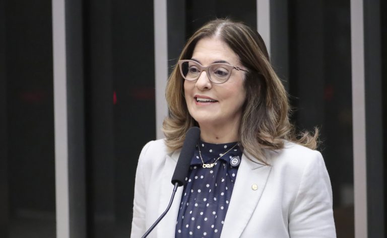 Comissão aprova garantia de atendimento prioritário no SUS para pacientes com endometriose – Notícias