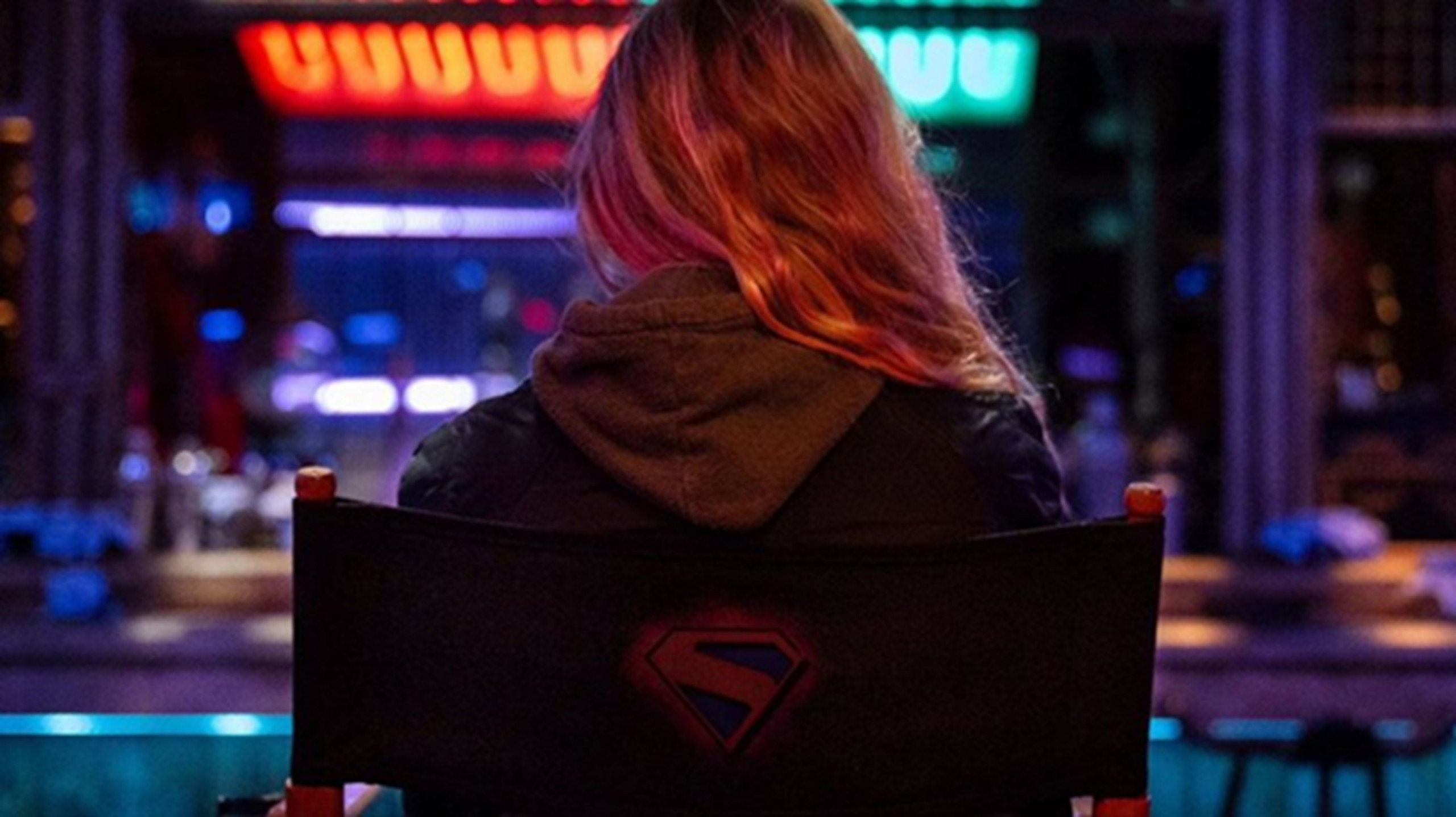 Supergirl está chegando! James Gunn revela 1º pôster do filme