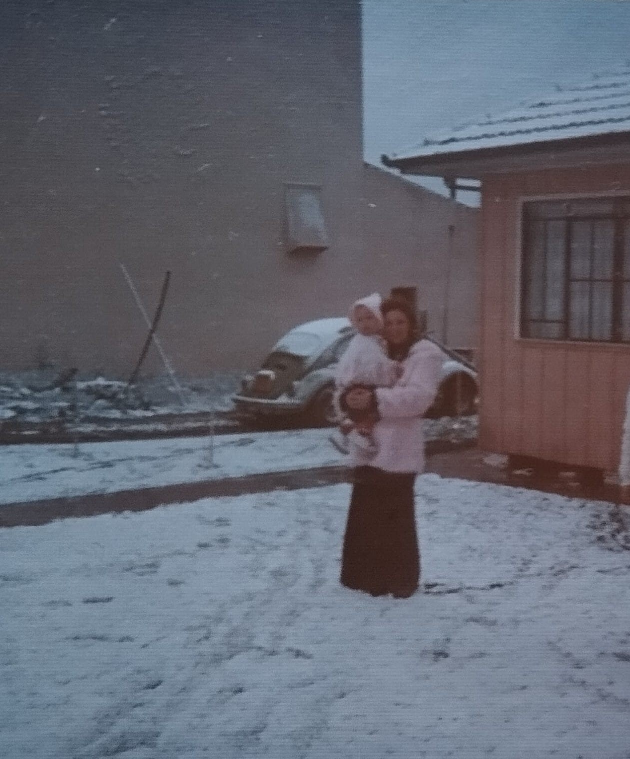 Neve de 1975 em Curitiba marcou aniversário de moradora da capital e fez filmes fotográficos ‘desaparecerem’ | Paraná